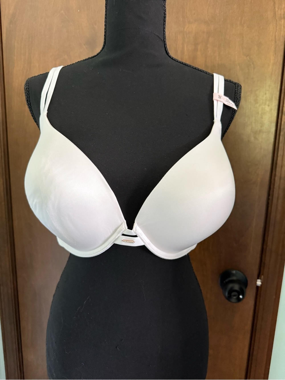 Victoria's Secret Very Sexy White Smooth Push-Up Bra